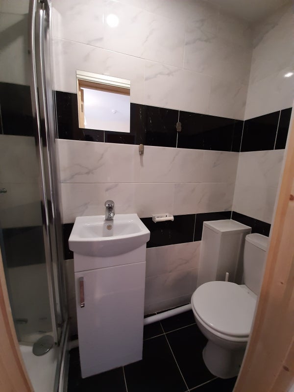Room George Robertson Close in Coventry