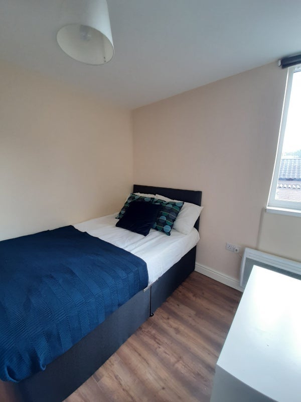 Room George Robertson Close in Coventry