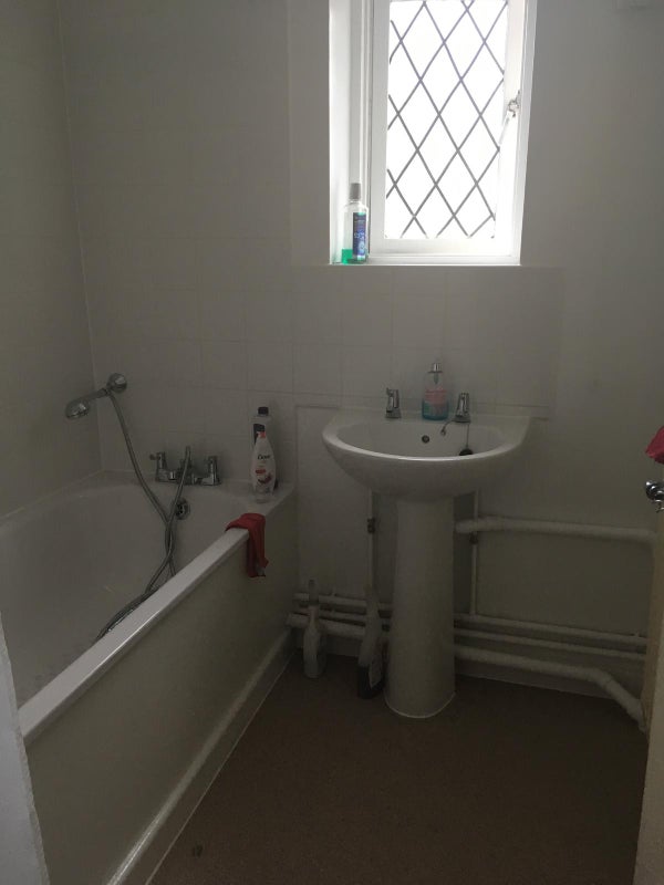 Room Burdett Street in Greater London