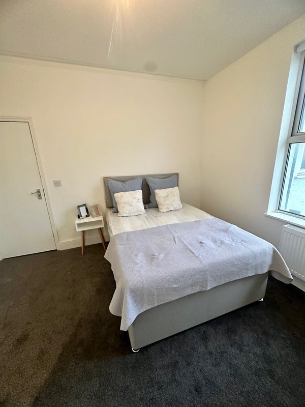 Room Lodge Causeway in Bristol