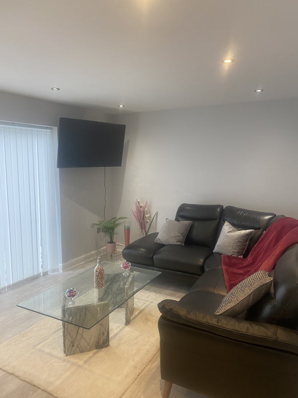 Room Strait Road in Greater London