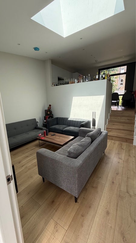 Room Berriman Road in Greater London