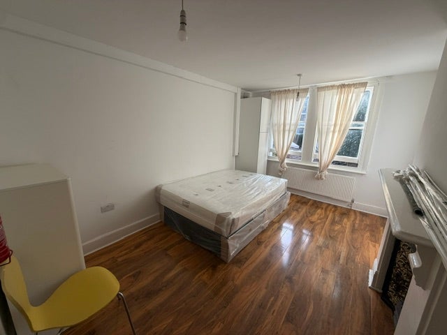 House Leander Road in Greater London