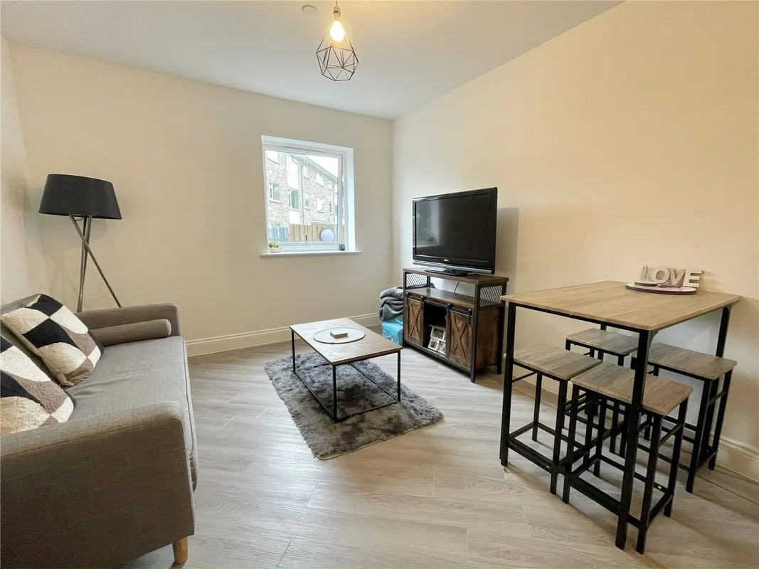 Flat Wimborne Road in Poole