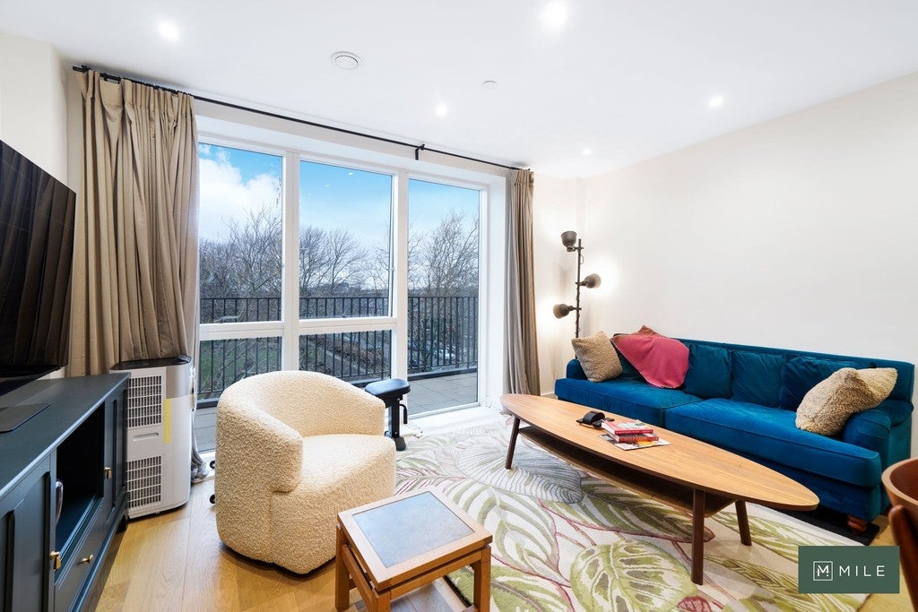 Flat Third Avenue in City of Westminster