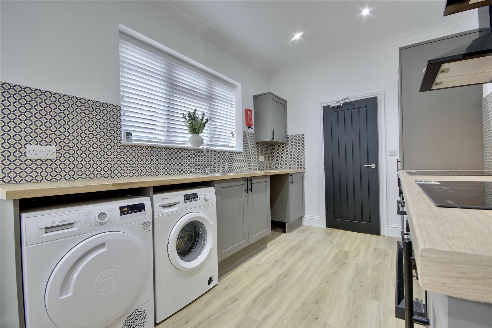 Room Avenue Road in Gosport