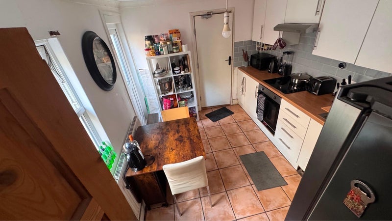 Room Knapp Road in Greater London