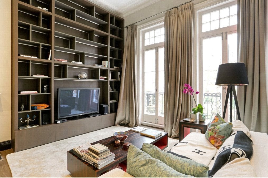 Flat Bramham Gardens in Greater London