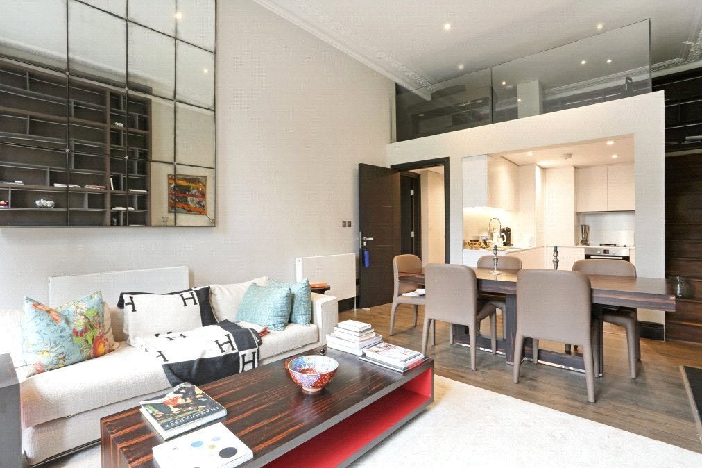 Flat Bramham Gardens in Greater London