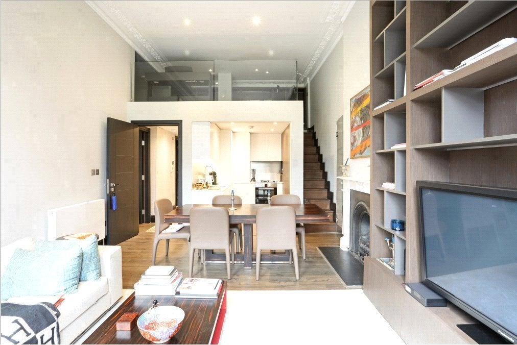 Flat Bramham Gardens in Greater London