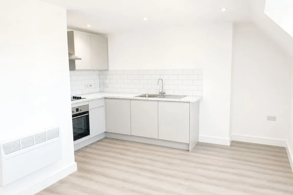 Flat Ordnance Road in Southampton
