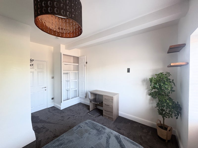 Room New Road in Bristol