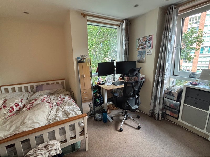 Room Prestons Road in Greater London