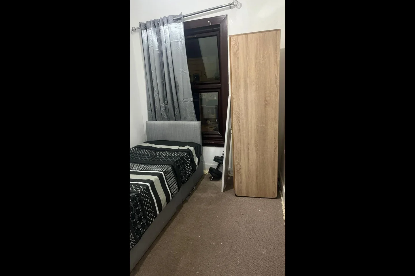 Room Romford Road in Greater London