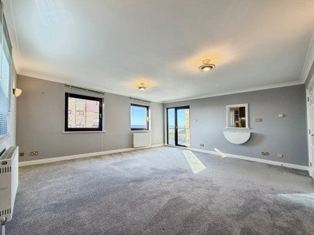 Flat The Riviera in Folkestone and Hythe District