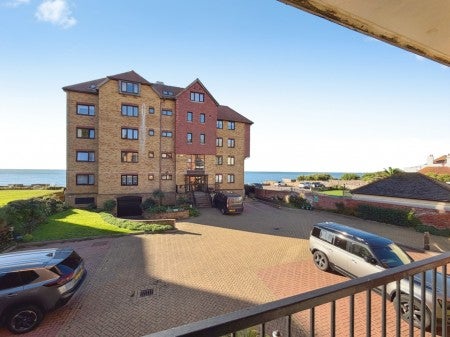 Flat The Riviera in Folkestone and Hythe District