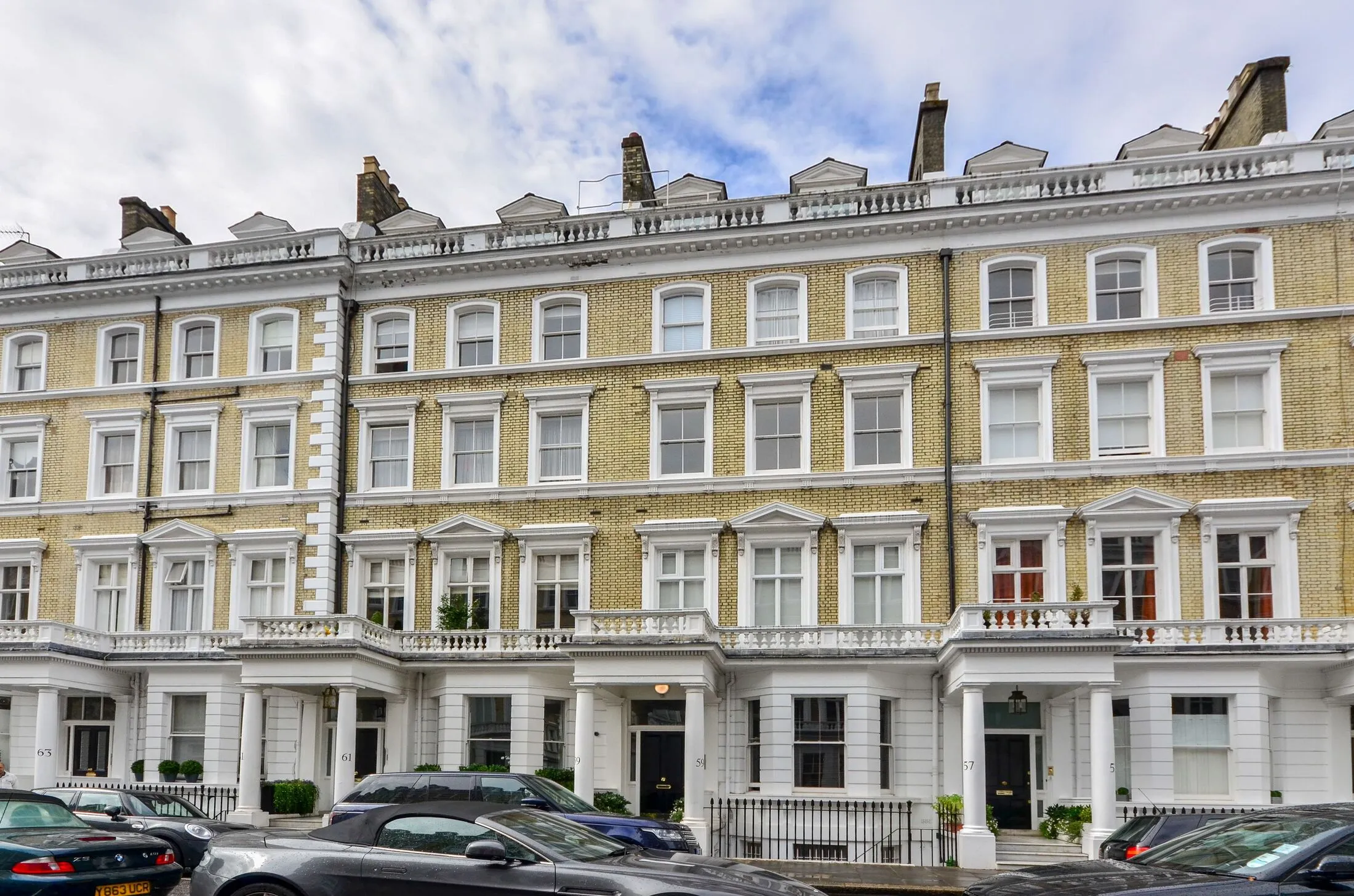 Flat Cranley Gardens in Greater London