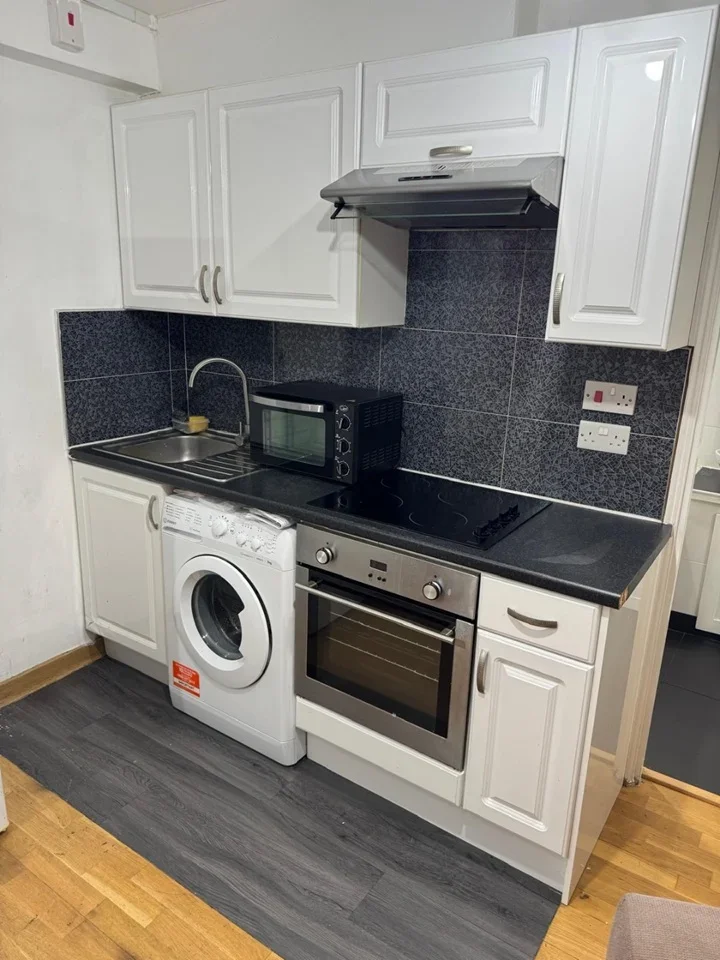 Flat Newington Green Road in Greater London