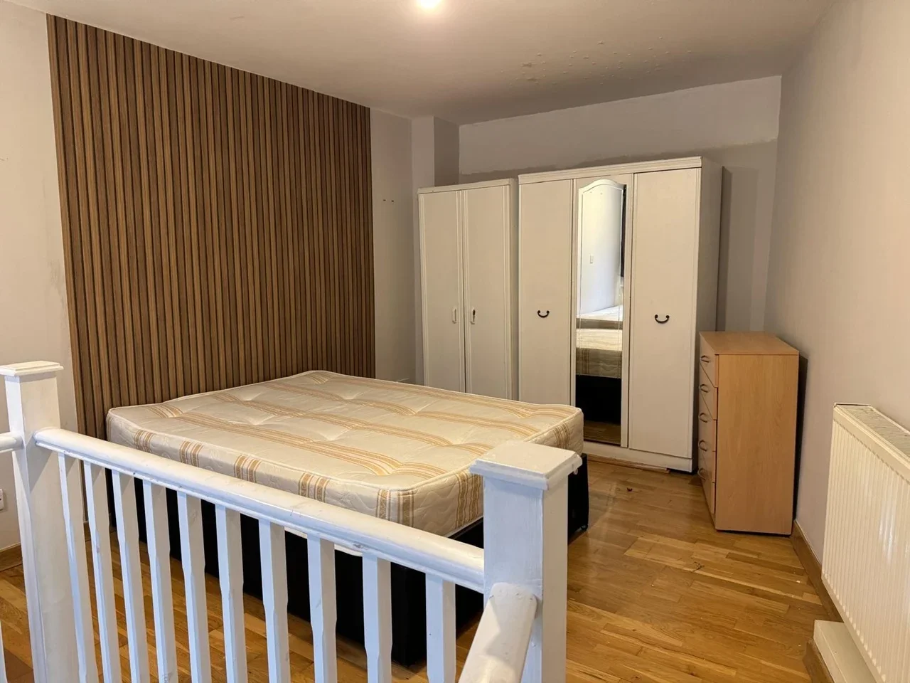 Flat Newington Green Road in Greater London