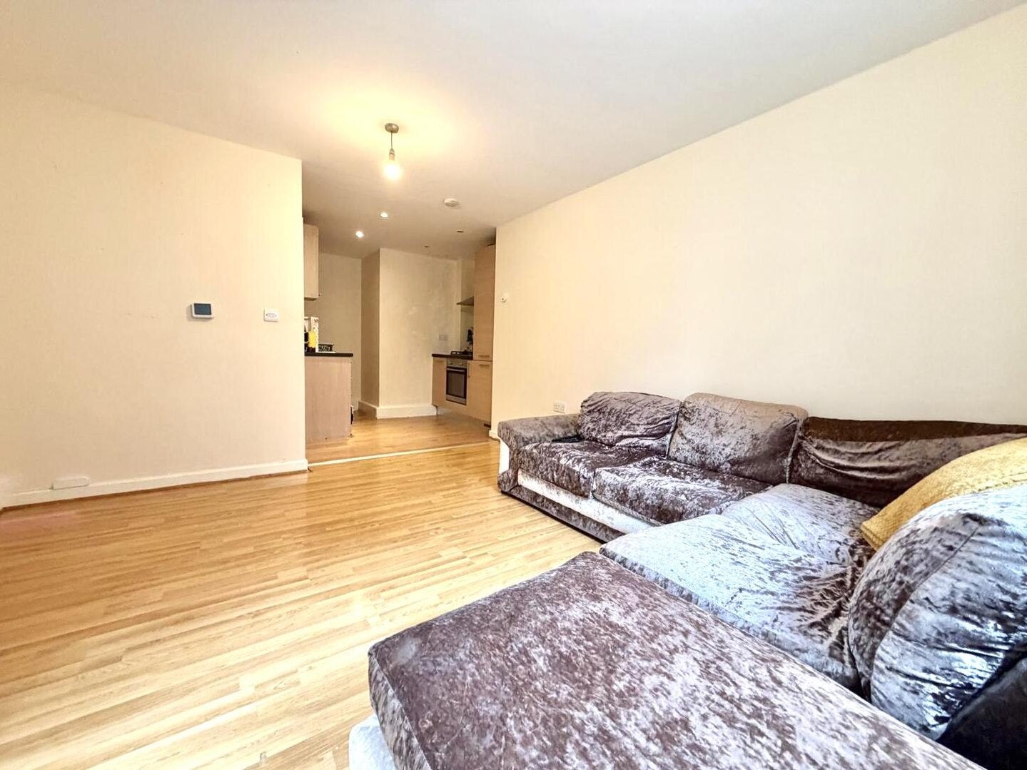 Flat Spring Place in Greater London