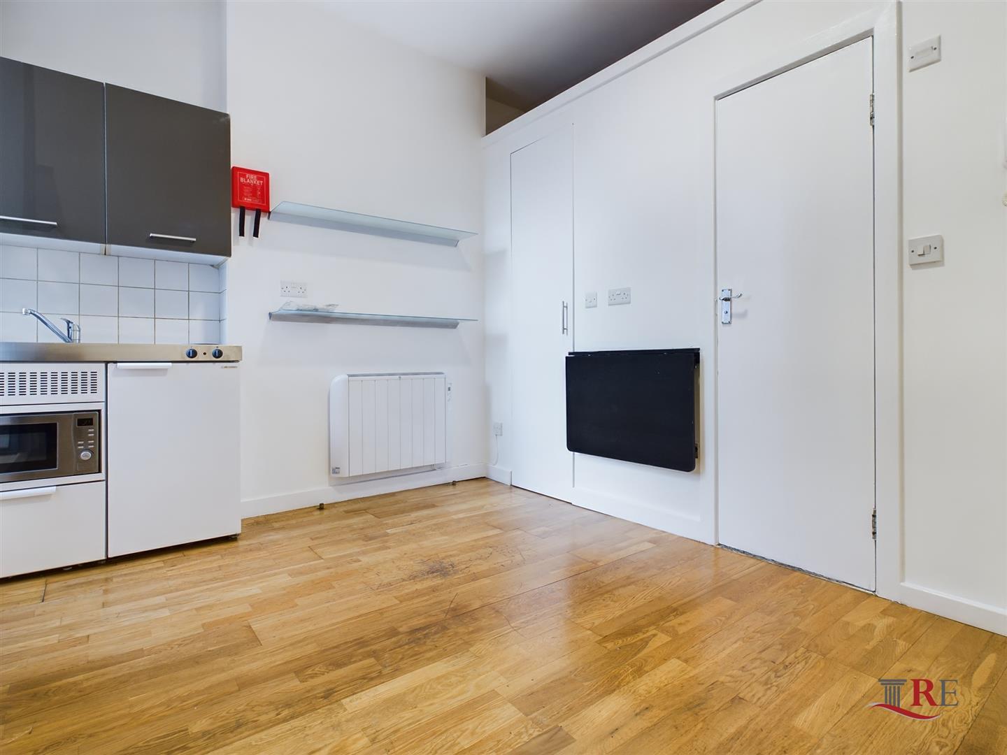 Flat Chamberlayne Road in Greater London