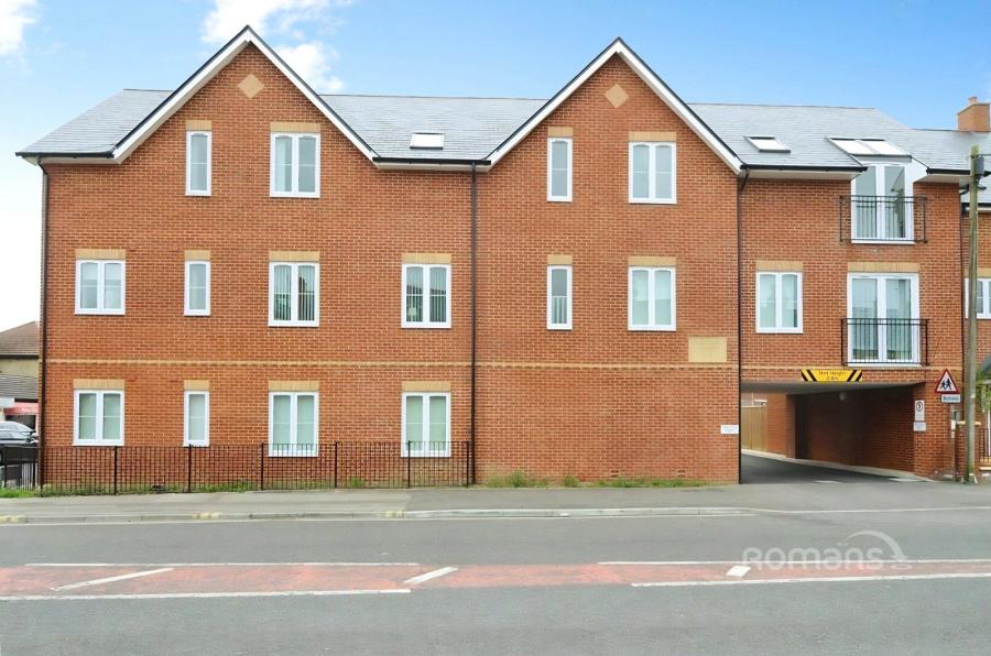 Flat Queens Road in Farnborough