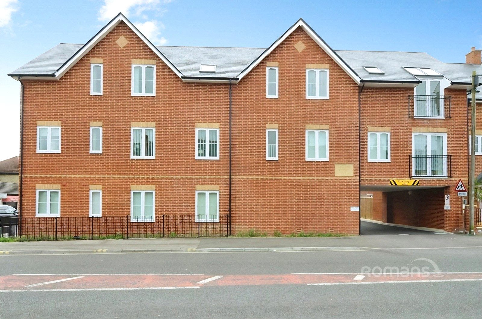 Flat Queens Road in Farnborough