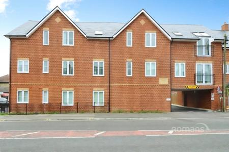 Flat Queens Road in Farnborough