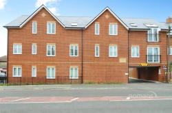 Flat Queens Road in Farnborough