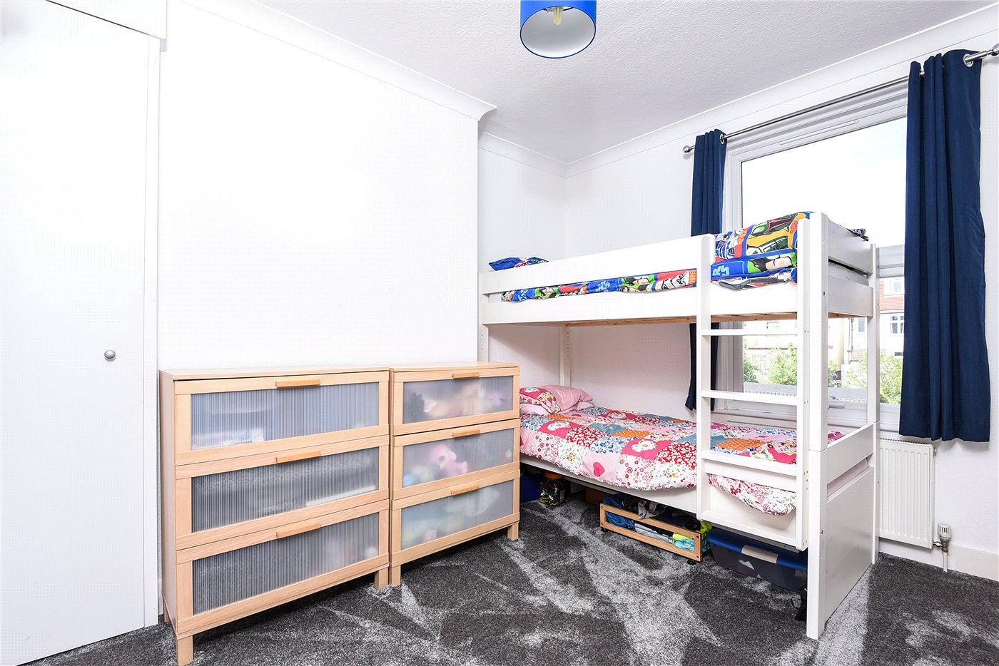 Flat Tolworth Park Road in Greater London