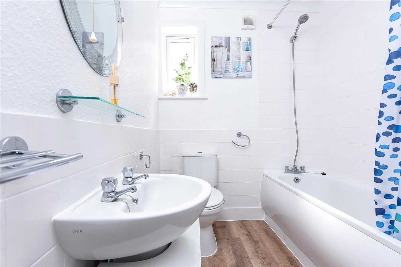 Flat Tolworth Park Road in Greater London