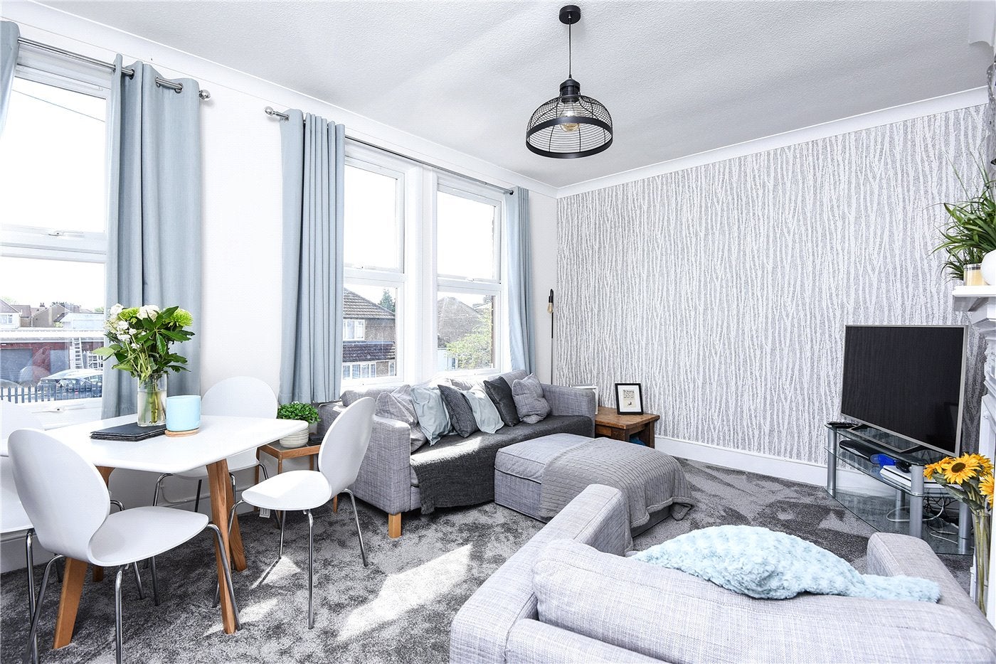 Flat Tolworth Park Road in Greater London