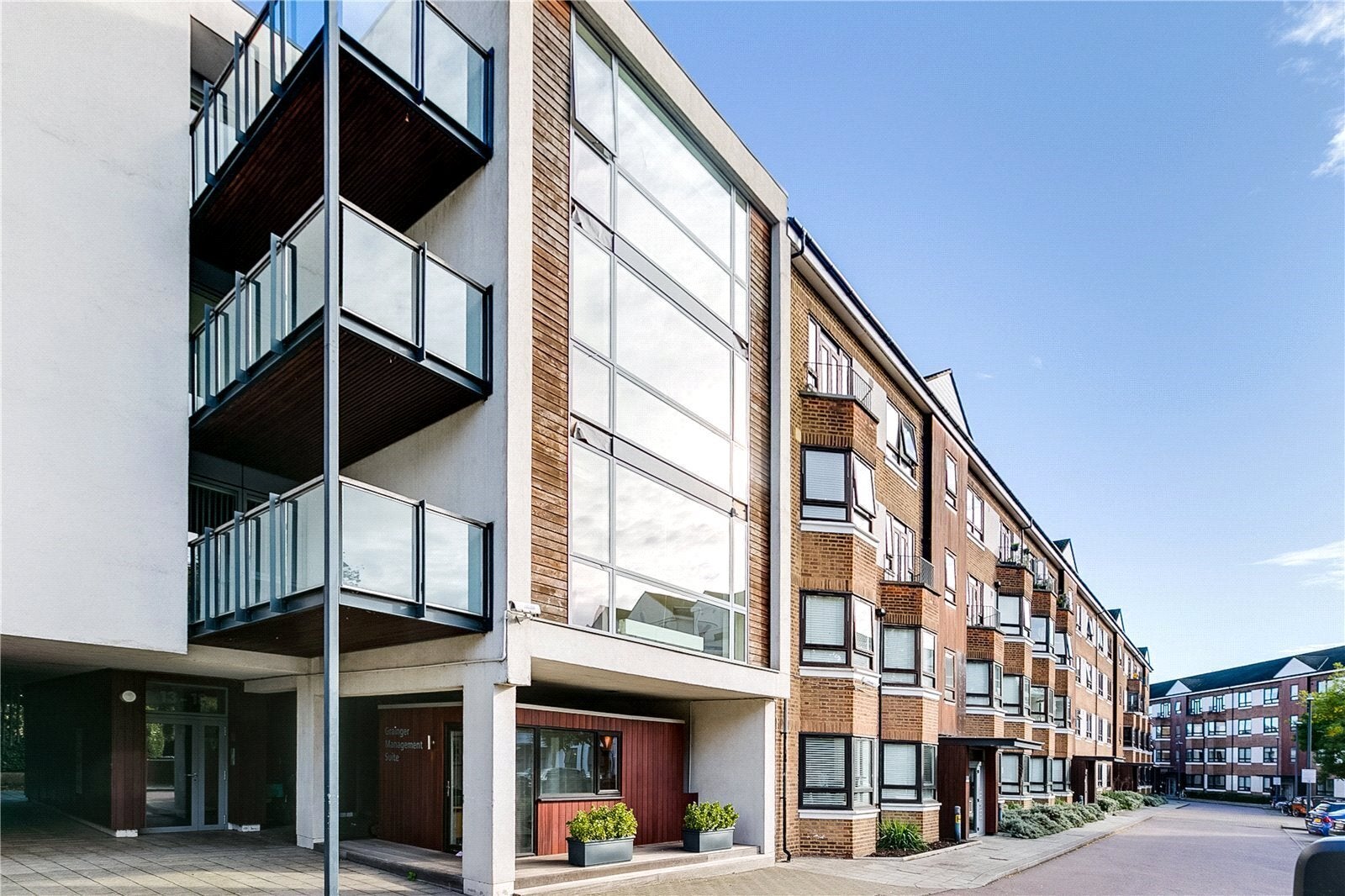 Flat Kew Bridge Court in Greater London