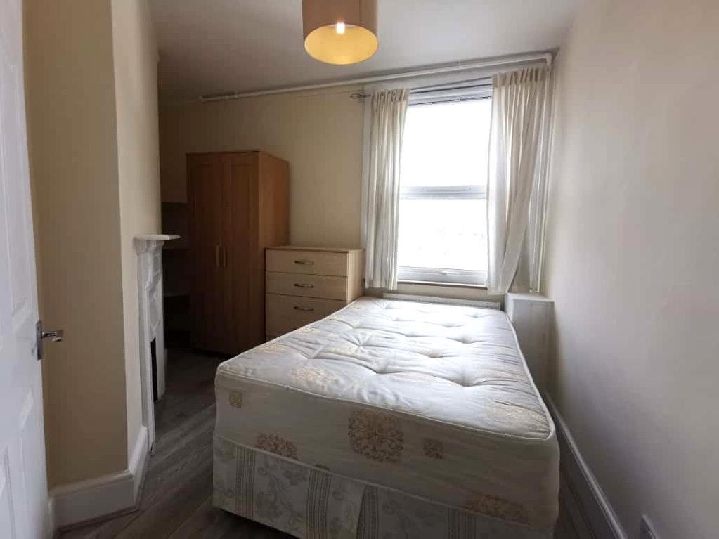 Flat Seven Sisters Road in Greater London