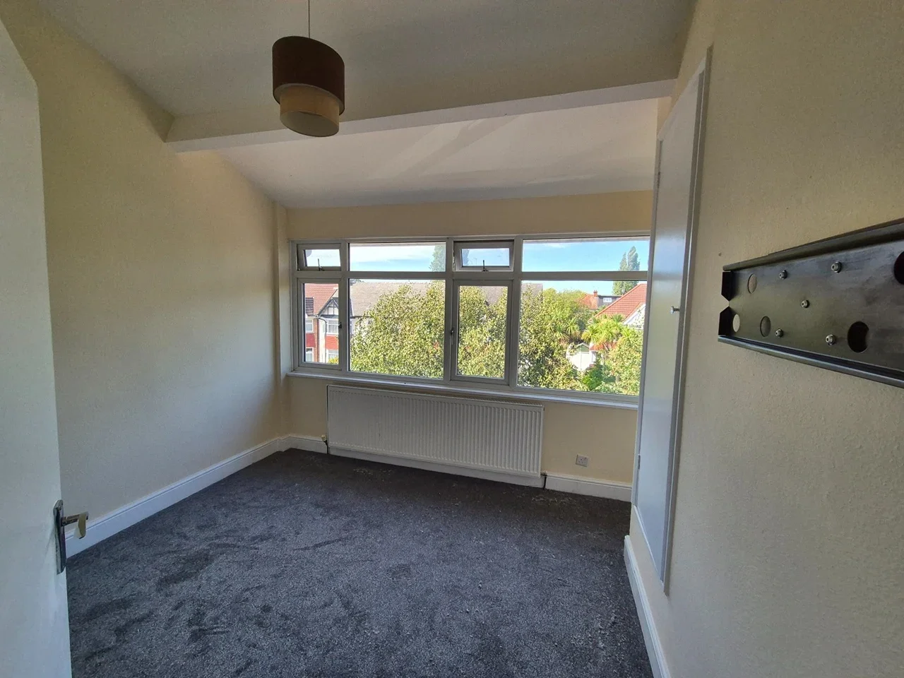 Flat Maybank Avenue in Greater London