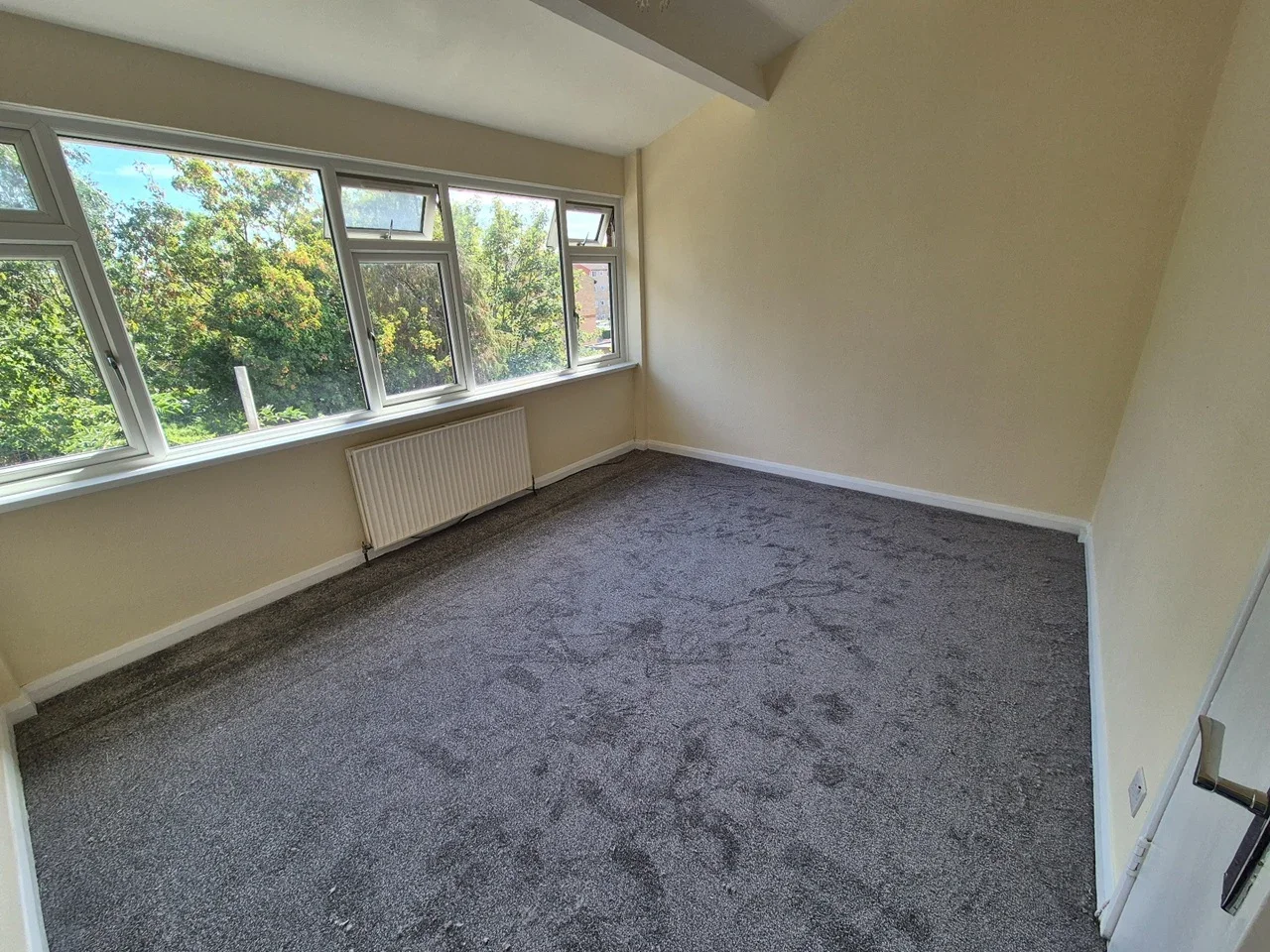 Flat Maybank Avenue in Greater London