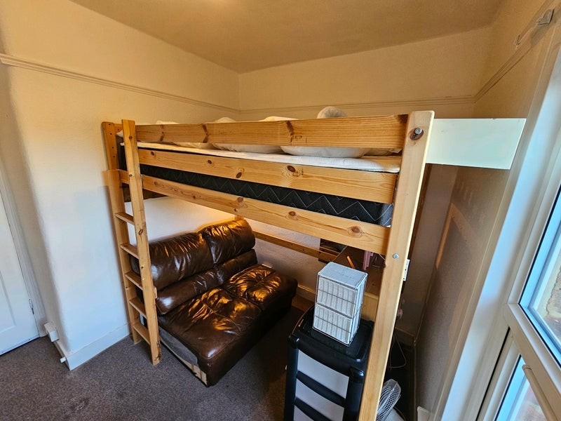 Room Napier Road in Greater London
