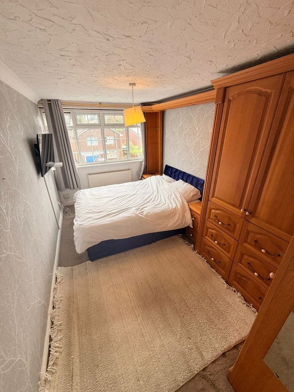 Room Sedgefield Drive in Bolton