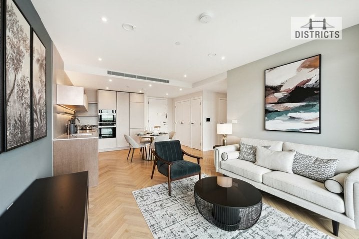 Flat Michael Road in Greater London