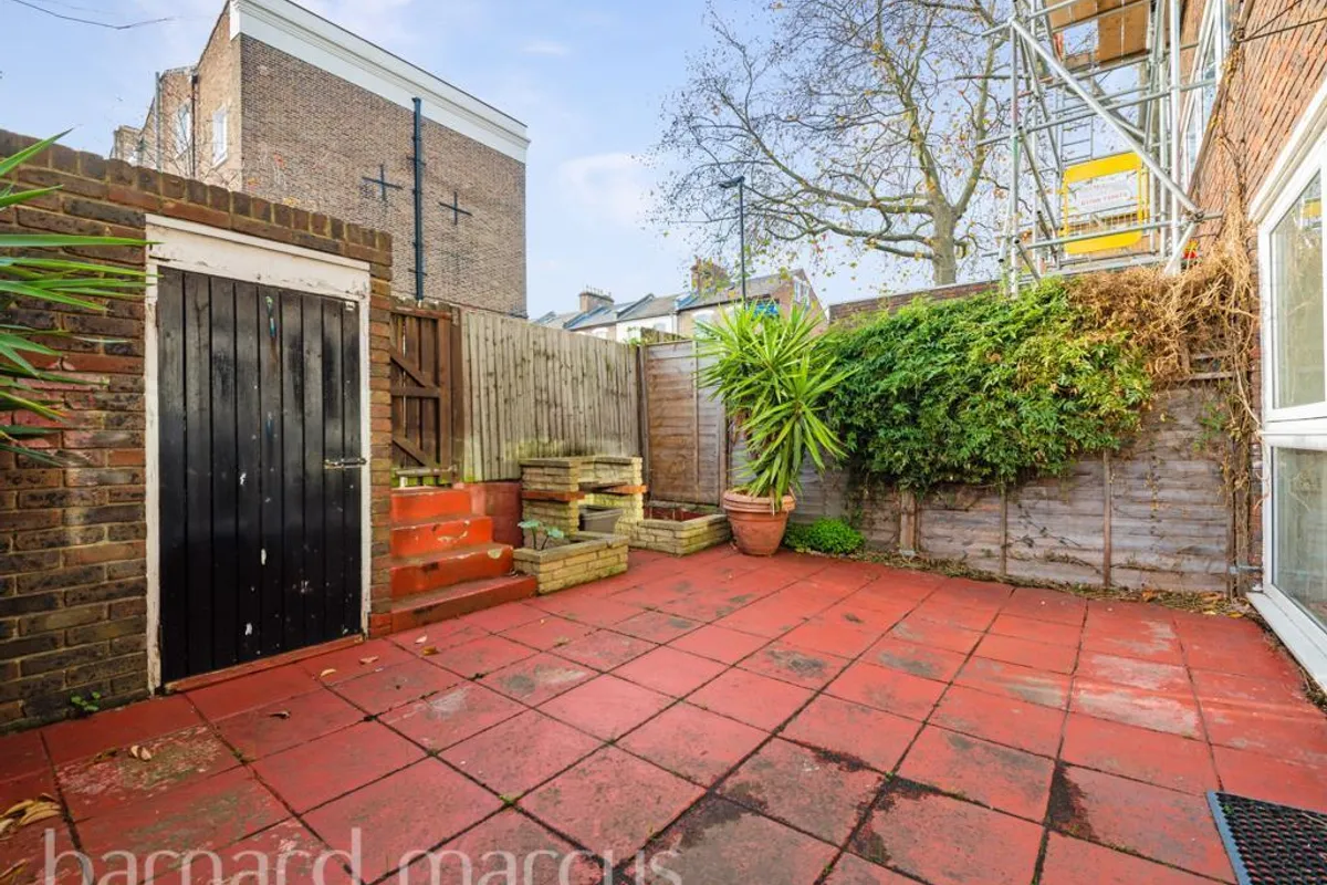 House Blenheim Court in Greater London