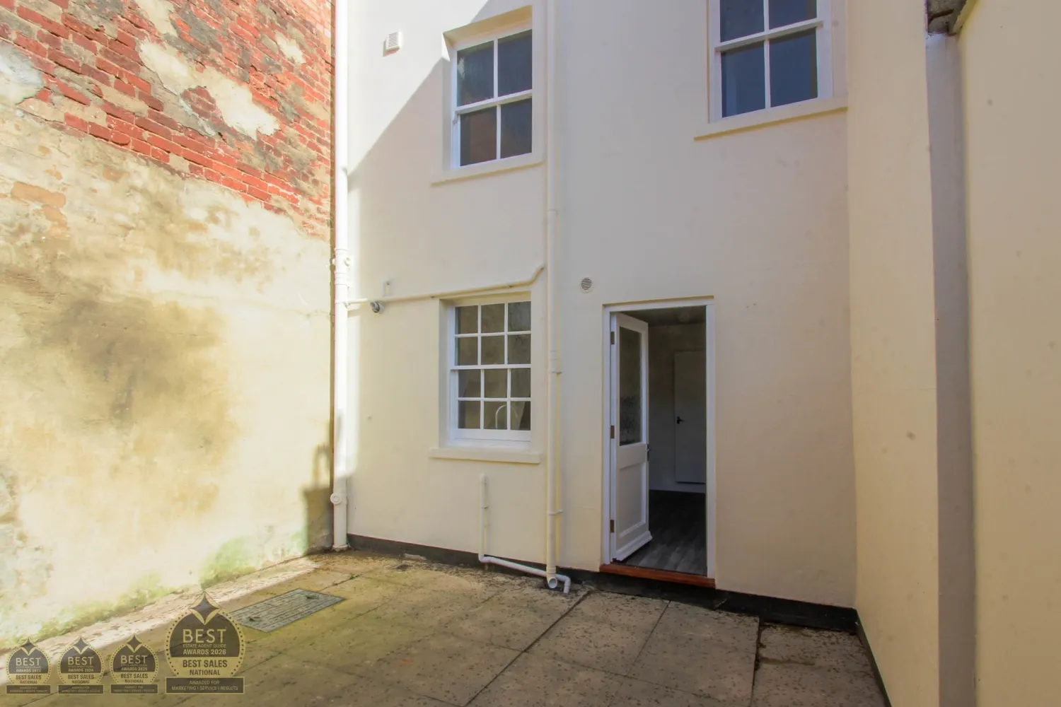 House Saint George's Street in Cheltenham