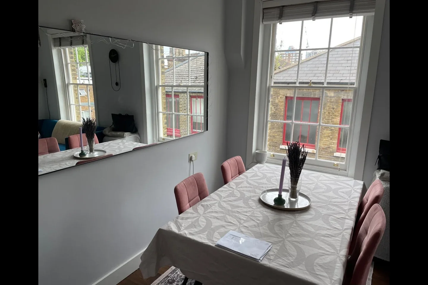 Flat Fanshaw Street in Greater London