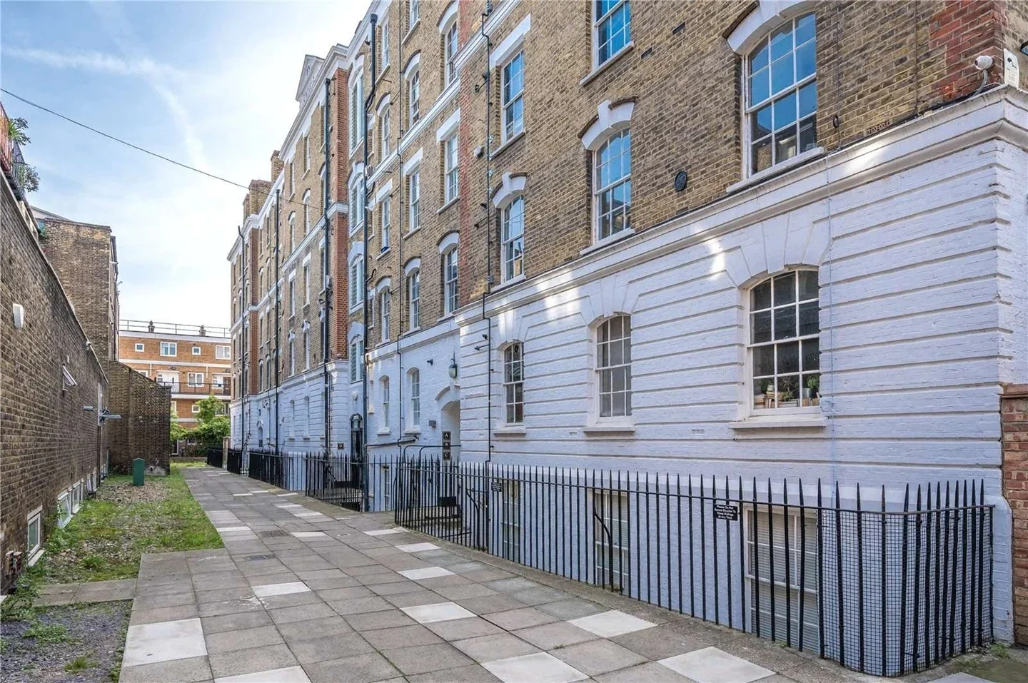 Flat Fanshaw Street in Greater London