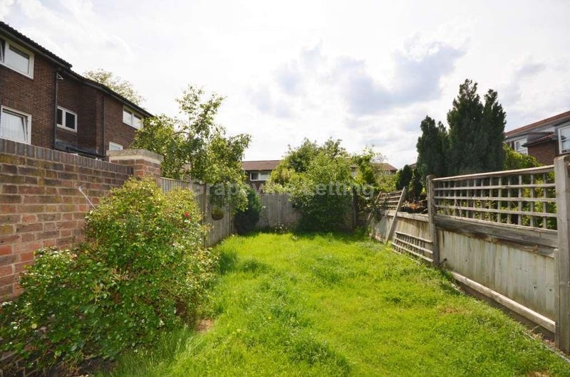 House Moorland Road in Greater London