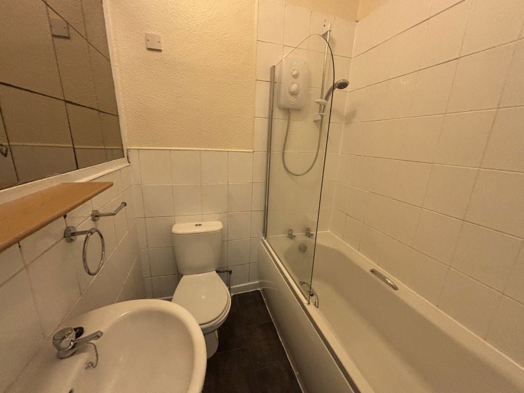 Flat Baldovan Terrace in Dundee