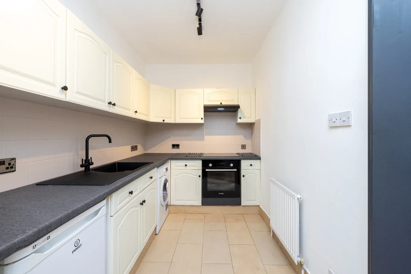 Flat Bethnal Green Road in Greater London