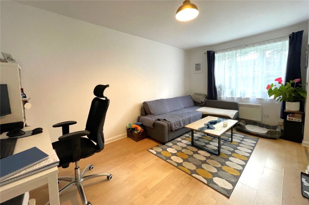 Flat Habershon Drive in Surrey Heath