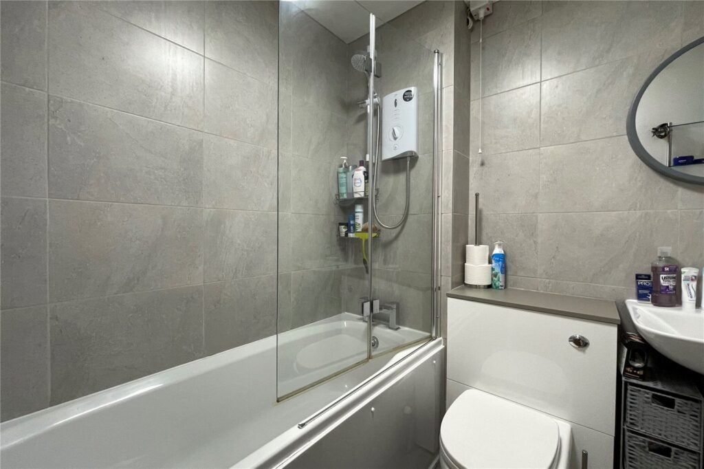 Flat Habershon Drive in Surrey Heath