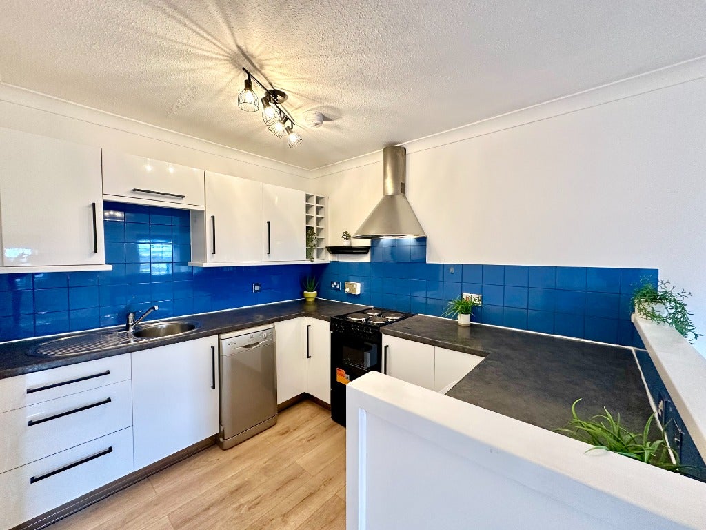 Flat Parsonage Square in Glasgow