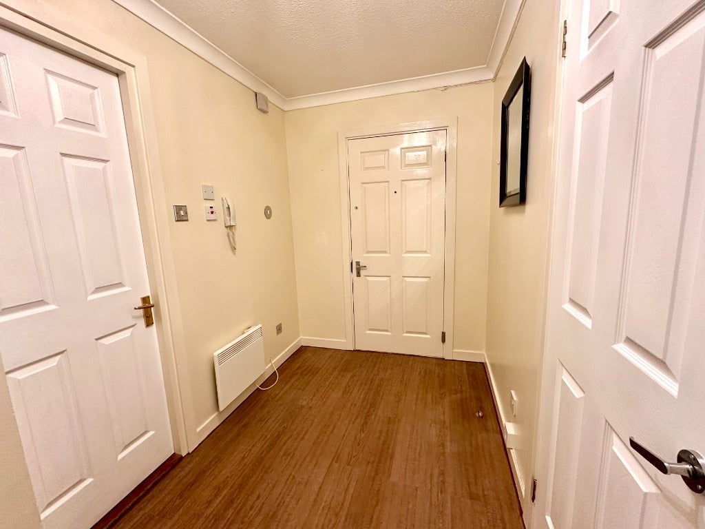 Flat Parsonage Square in Glasgow